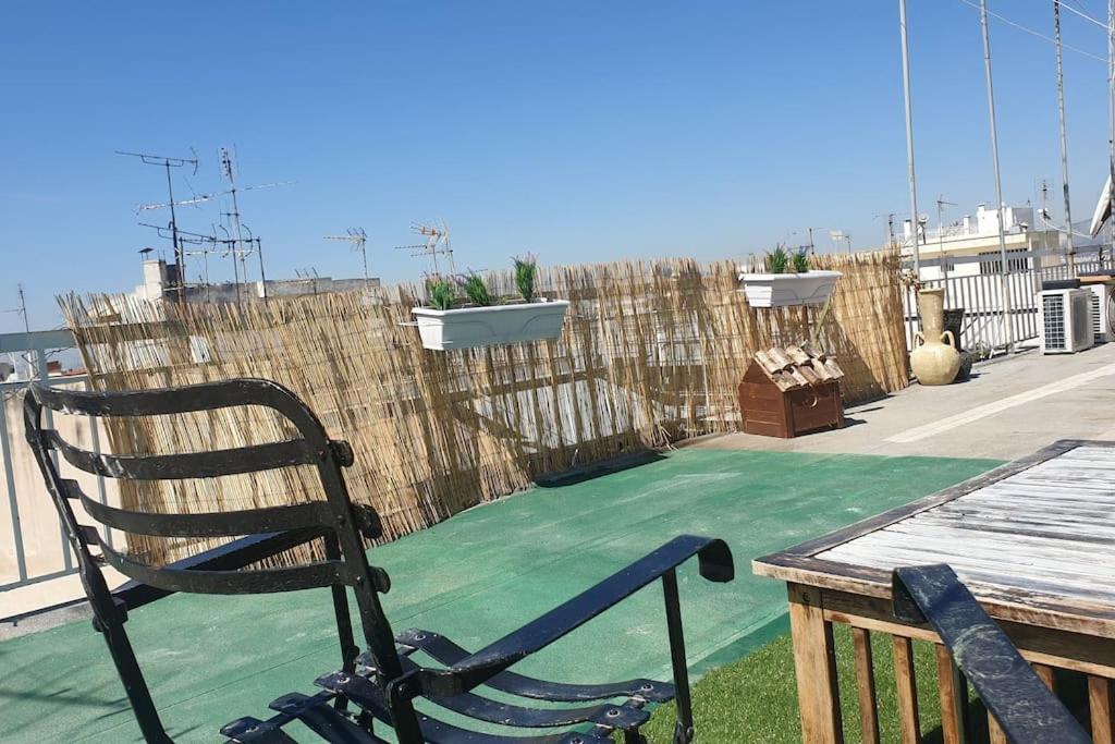 Καλινοβου 1 Κευελπιδων Πεδιον Αρεωσ Apartman Athén Kültér fotó