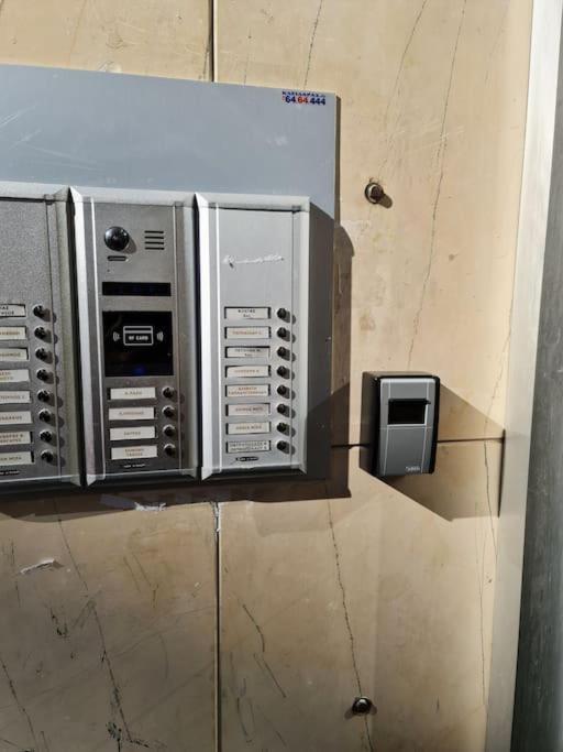 Καλινοβου 1 Κευελπιδων Πεδιον Αρεωσ Apartman Athén Kültér fotó